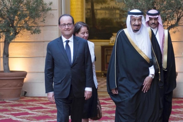 ولي العهد السعودي الأمير سلمان خلال زيارته إلى فرنسا