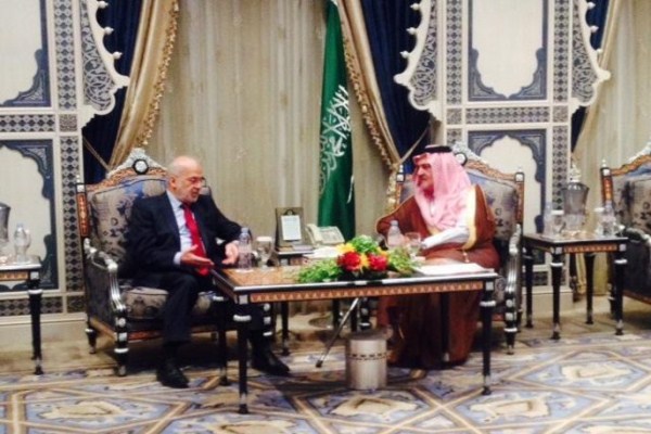 الأمير سعود الفيصل مجتمعًا مع وزير خارجية العراق