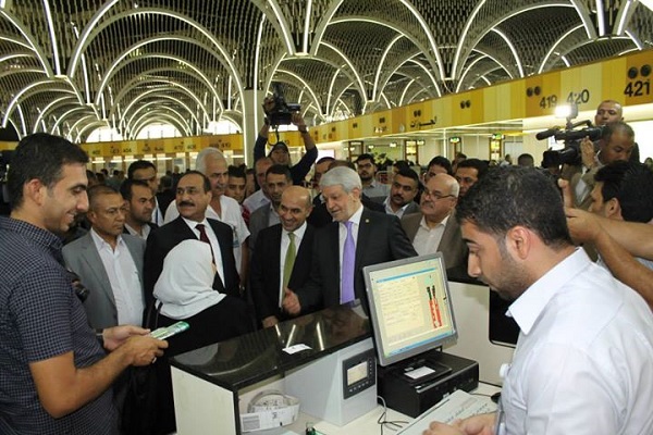 وزير النقل العراقي باقر الزبيدي يتفقد العمل في مطار بغداد الدولي