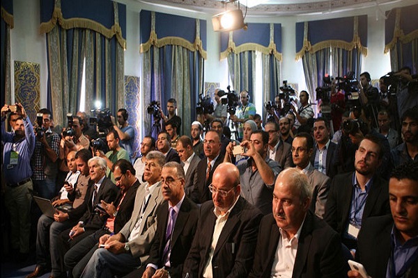 الصحافيون يستمعون لإفادة رئيس الأركان الأردني