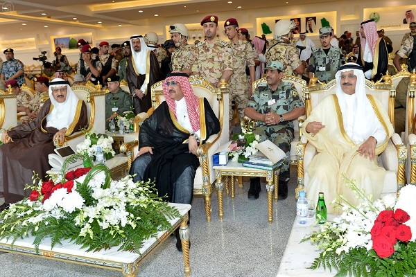 وزير الداخلية الأمير محمد بن نايف خلال جولته في مكة