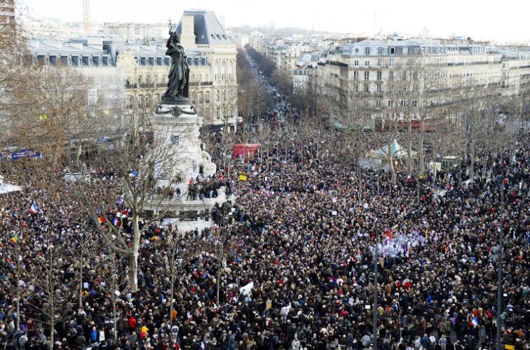 حشد بشري غير مسبوق في باريس لإدانة الاعتداءات الارهابية ضد فرنسا
