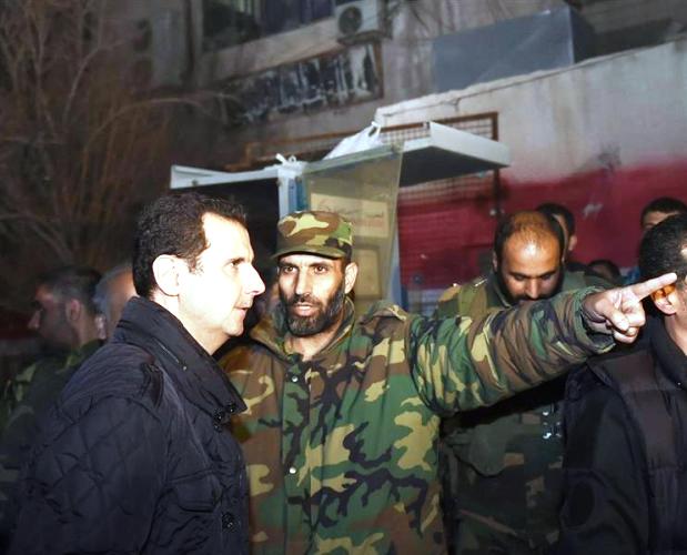 بشار الأسد مع جنوده في جوبر - صورة لـ