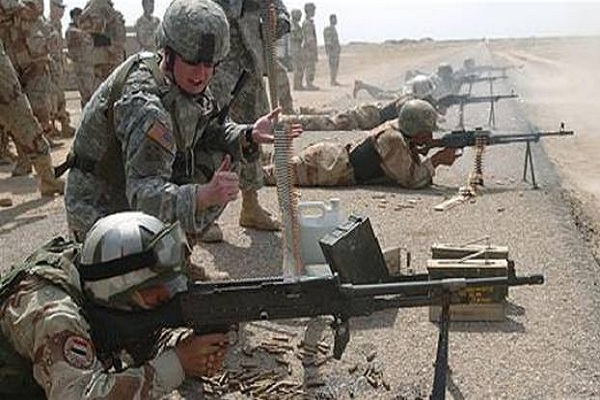 مستشارون عسكريون اميركيون يدربون جنودا عراقيين