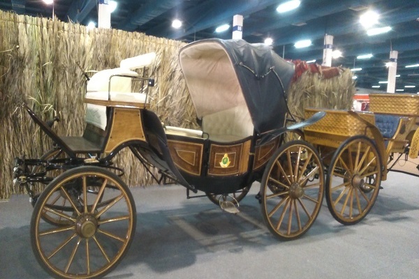 عربة تقليدية للخيل 