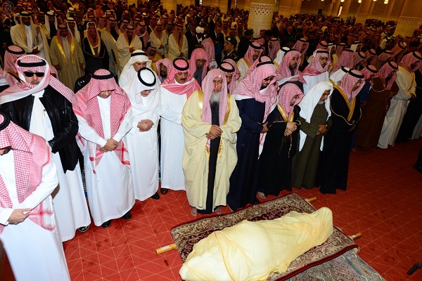 صلاة الجنازة على جثمان الملك الراحل في جامع الإمام تركي بن عبدالله بالرياض‌