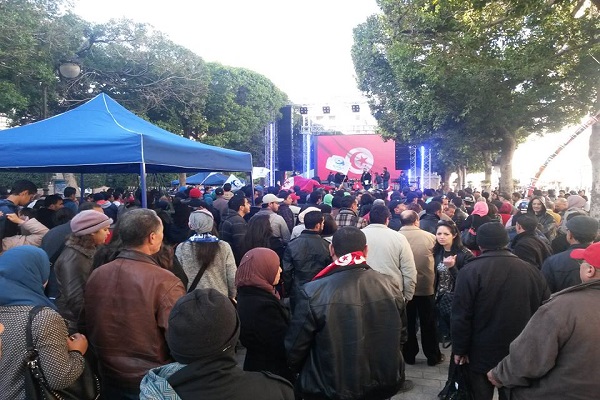 شهد شارع بورقيبة في قلب العاصمة تونس احتفالات إحياء لذكرى الثورة
