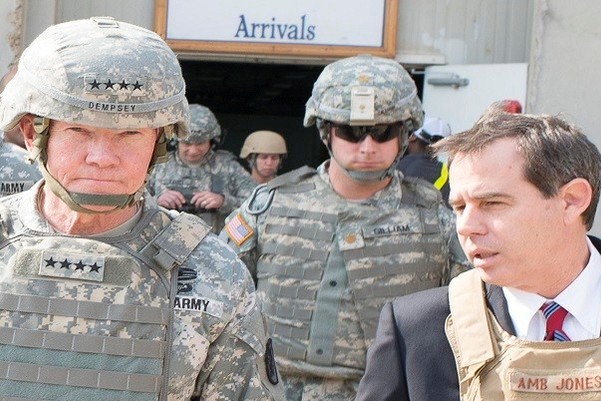 ستيوارت جونز السفير الاميركي في العراق