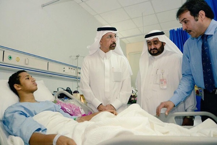 مسؤولون سعوديون كبار توجهوا لزيارة مصابي اعتداء سيهات الارهابي