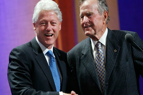 علاقة صداقة متينة ربطت بوش ببيل كلينتون