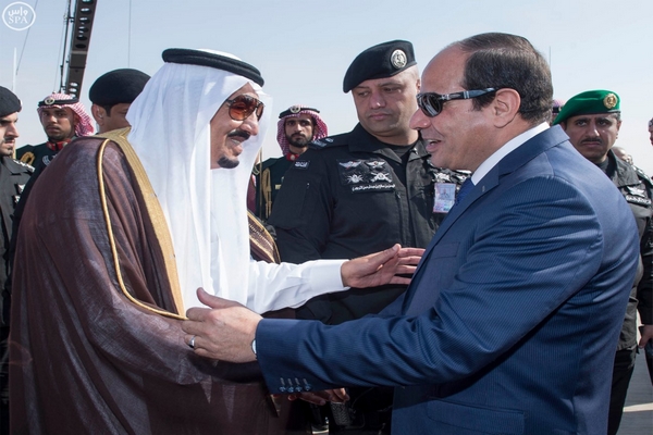 الملك سلمان يستقبل رئيس مصر