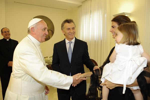 ماكري وجولينا ولقاء مع البابا 