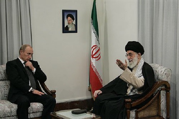 لقاء يجمع المرشد الإيراني بالرئيس الروسي
