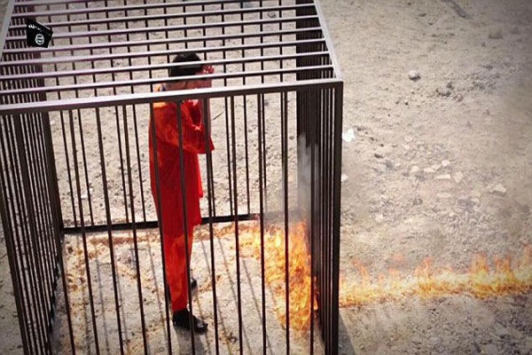الكساسبة يلقى مصير الحرق على يد داعش