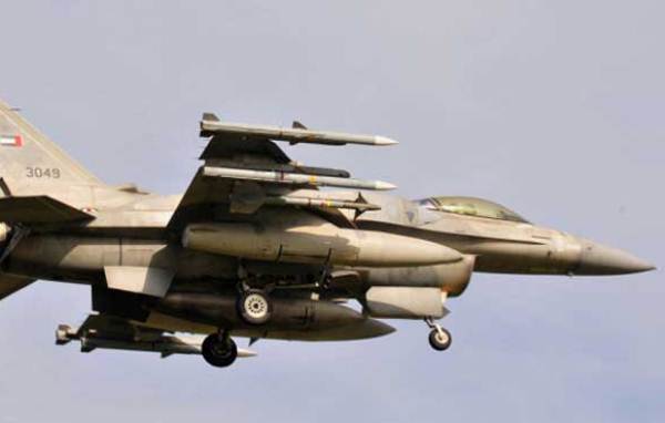 الامارات ترسل سرب طائرات مقاتلات للتمركز في الاردن دعما له في حربه ضد داعش