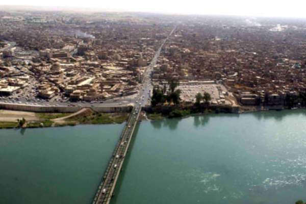 جسور الموصل على نهر دجلة 