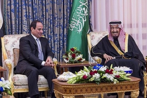 الملك سلمان والرئيس المصري في لقاء سابق