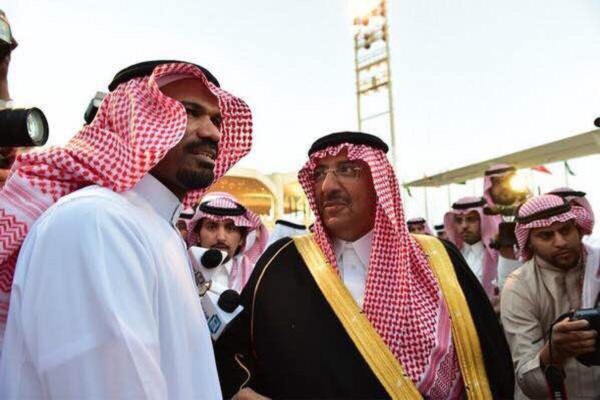 الأمير محمد بن نايف يستقبل الخالدي في المطار
