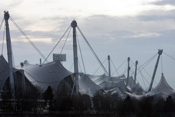 سقف ملعب ميونيخ الأولمبي الذي صممه المهندس فراي أوتو