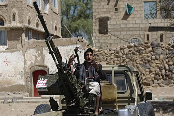 الحوثيون يمسكون بباب المندب