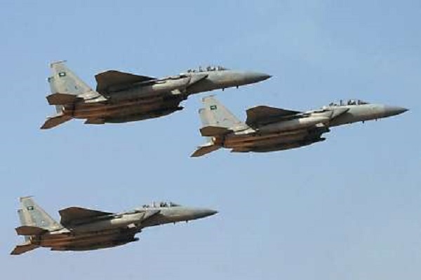 مقاتلات سلاح الجو السعودي خلال مراسم تخرج في مطار الرياض العسكري 