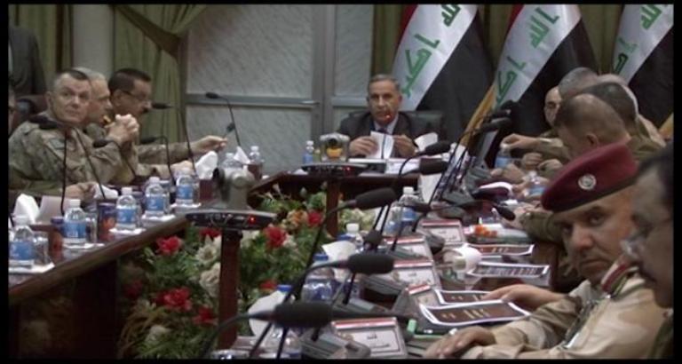 زير الدفاع العراقي خلال ترؤسه للمؤتمر العسكري لتحرير الموصل