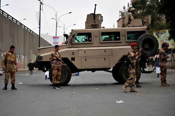 الجيش اليمني منتشرا في شوارع عدن