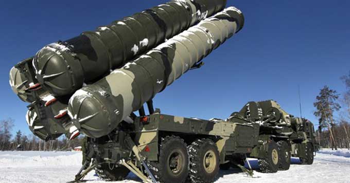 موسكو رفعت حظر توريد صواريخ S-300 لإيران
