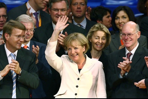 أعيد انتخاب ميركل مرة ثانية في منصب المستشارة الألمانية عام2009