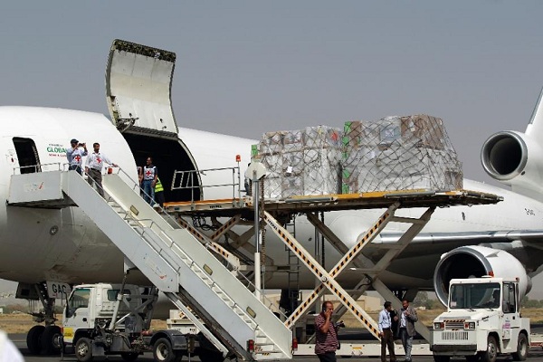 طائرات تحمل مواد اغاثة الى اليمن