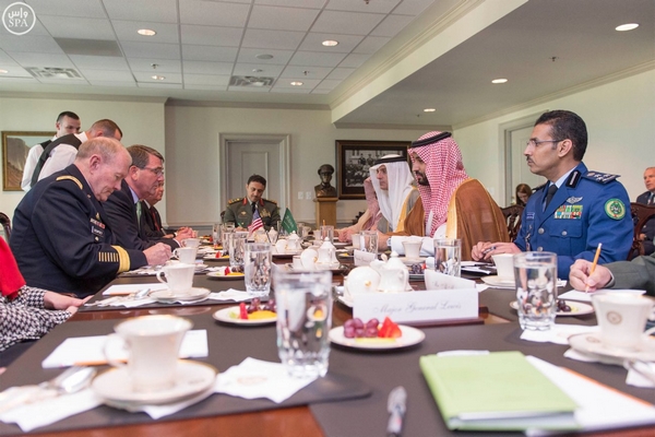 وزيرا دفاع السعودية واميركا في لقاء هام لبحث تطورات الأوضاع في المنطقة