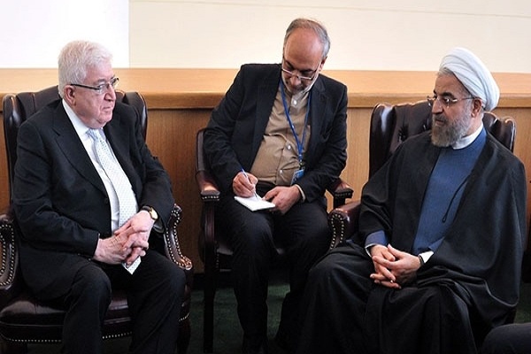 معصوم وروحاني خلال مباحثاتهما في طهران