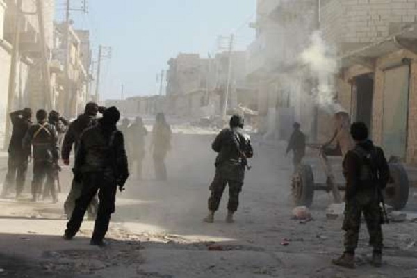 مقاتلو المعارضة يسيطرون على قاعدة عسكرية للنظام في ادلب