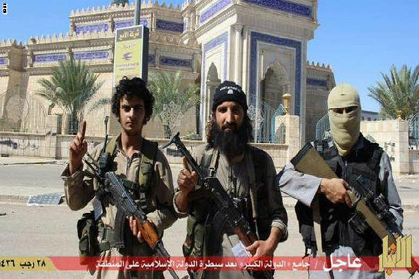 مقاتلو داعش في مدينة الرمادي بعد السيطرة عليها