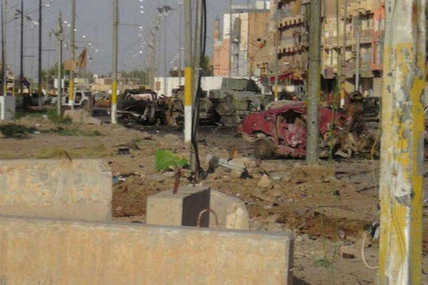 مركبات الجيش العراقي المحطمة في شوارع الرمادي