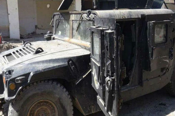  مركبة عسكرية من طراز همر في الرمادي