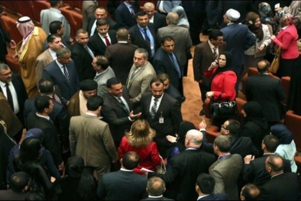 نواب عراقيون في إحدى جلسات البرلمان
