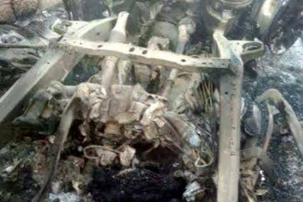 سيارة محترقة بعد معارك مع الجيش المصري