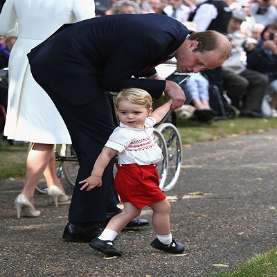 الأمير جورج مع والده