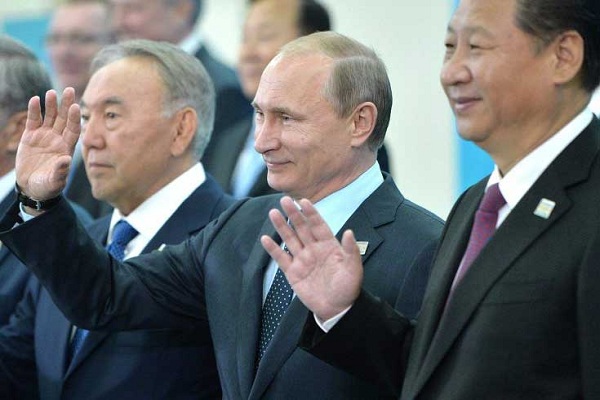 بوتين وزعماء في منظمة شنغهاي في ختام القمة