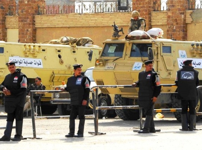 عناصر من الأمن المصري في وسط القاهرة