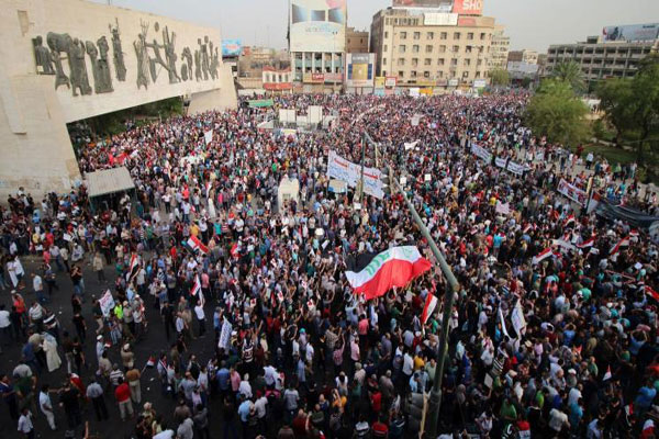 محتجون عراقيون ضد الفساد في وسط بغداد