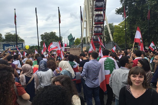 متظاهرون لبنانيون في لندن