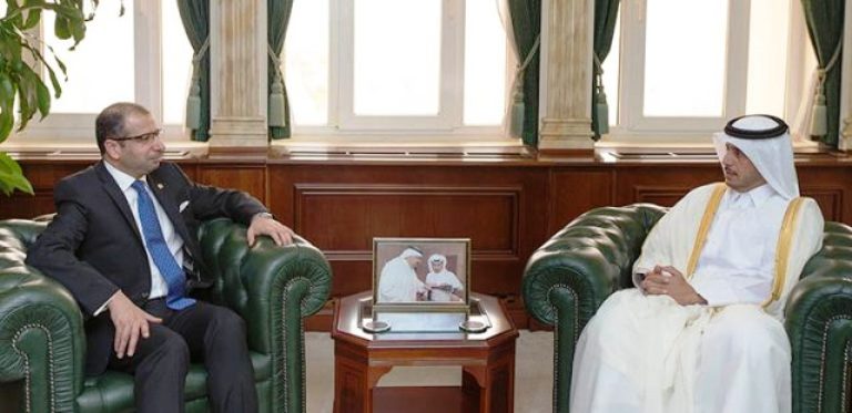 الجبوري مجتمعا في الدوحة مع رئيس الوزراء القطري عبد الله بن ناصر آل خليفة