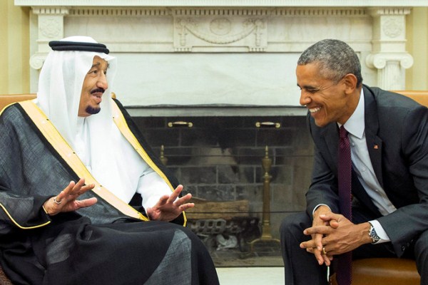 الملك سلمان خلال اجتماعه مع أوباما في البيت الأبيض