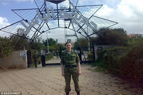 جندي في حديقة باسل الأسد 