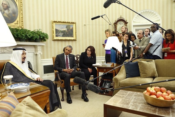 الملك سلمان خلال لقائه مع الرئيس اوباما