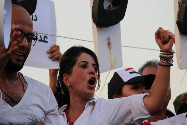 عراقية في تظاهرات بغداد ضد الفساد