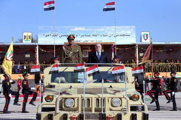 العبادي خلال الاحتفال بالذكرى 94 لتأسيس الجيش العراقي 2015