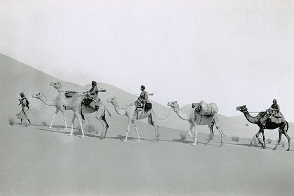  الرحالة بيرترام توماس كان أول من قطع الربع الخالي عام 1930